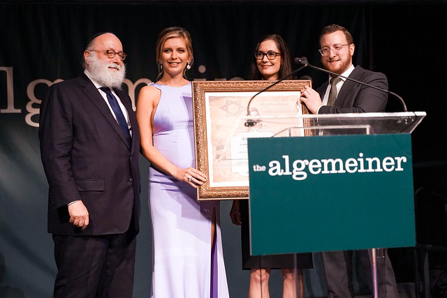Sir Ben Kingsley And Rachel Riley Honored By The Algemeiner At J100 Gala