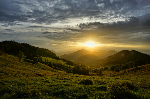 thewolfseye sunset sonnenuntergang chilchzimmersattel baselland mountainpass pass schweiz switzerland sun sonne divine göttlich sommer summer evening abend