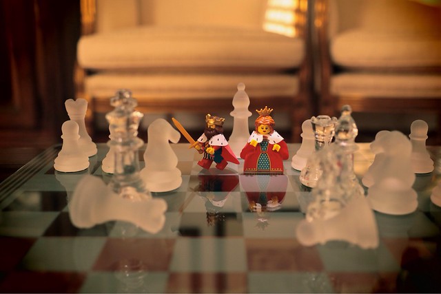 Lego chess   #LegoScenes #CenasLego #lego #legography #legomacro #macro #minifigures #minifigs #chess #canon #king #queen #chessboard