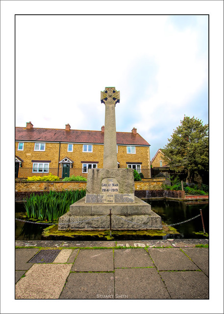War Memorial, The Horse Pond, Fore Street, Castle Cary, Somerset, England UK