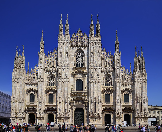 Duomo di Milano & Piazza Del Duomo - Italia.