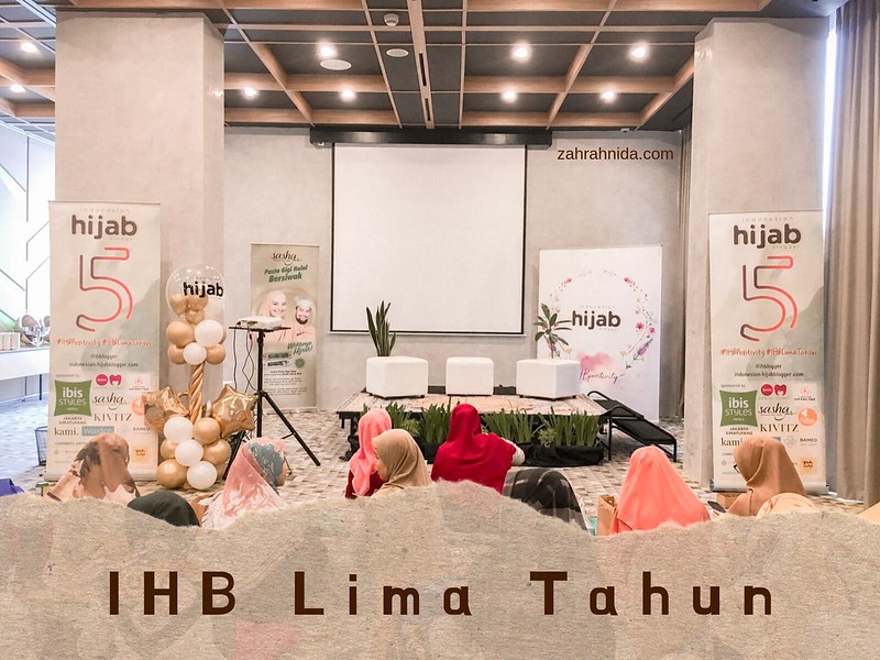 Indonesian Hijab Blogger Lima Tahun