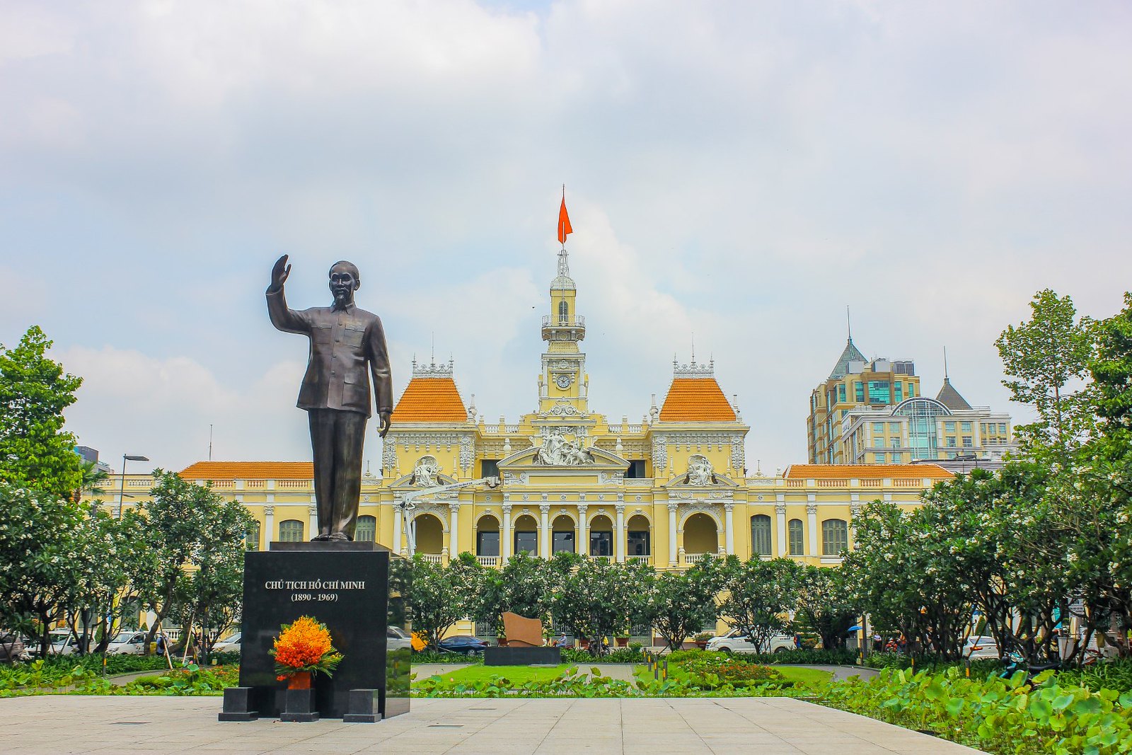 Uncle Ho & The People's Committee of Ho Chi Minh City