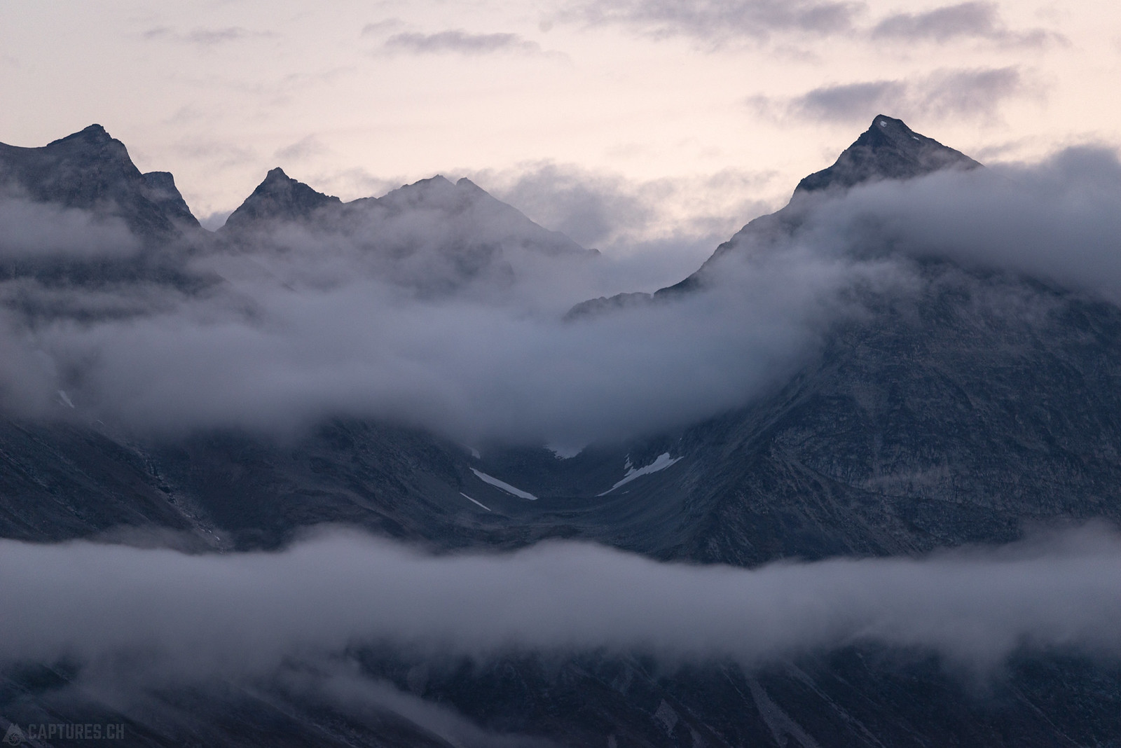 Clouds in the mountains - Tasermiut
