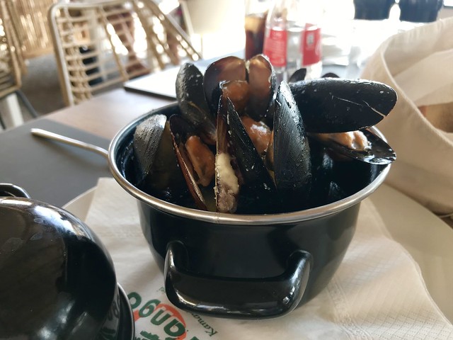 greece 1195 steamed mussels