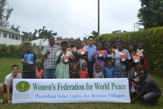 Vanuatu-2015-06-01-Delivers Solar Batteries to Villagers