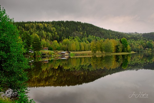 hagfors sweden reflection lake autumn trees mirror fall colors canon eosr landscape nature lidsjön sunnemo