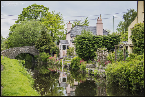reflections cottages canal water landscape brecon wales bridge stonebridge scenic