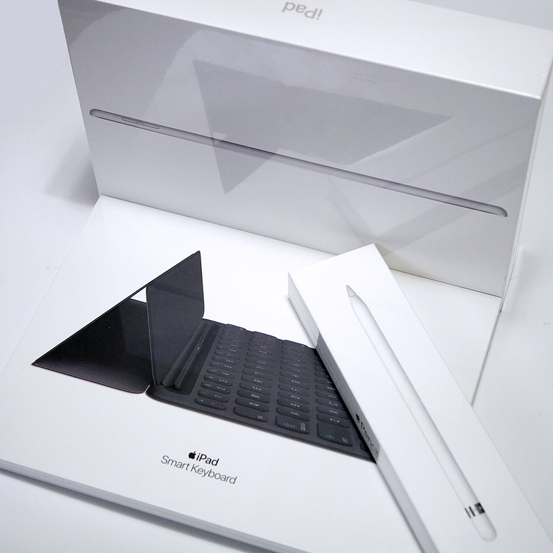 アップル Apple iPad 7th 第7世代 Wi-Fi 32GB スマートキーボード アップルペンシル