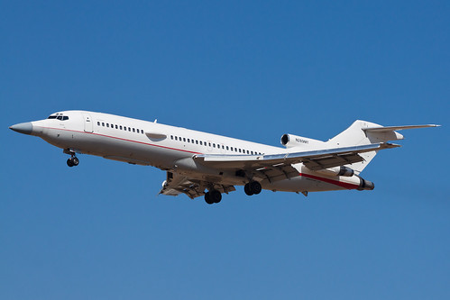 Private (Raytheon) Boeing 727-200/Adv N289MT | by jbp274