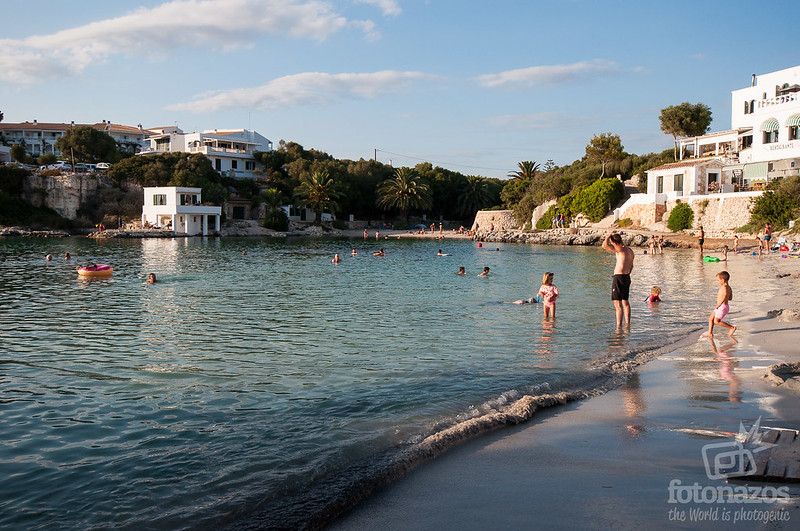 La Cala de Santandria en Menorca: Un rincón tranquilo para disfrutar en familia cerca de Ciutadella.