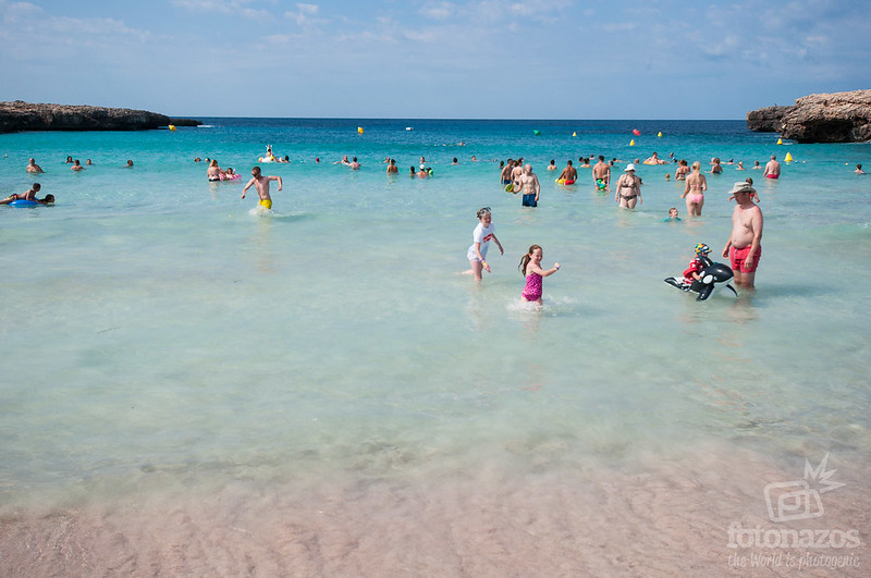 Cala en Bosch, una playa ideal para familias en Menorca