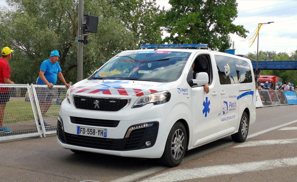 Peugeot Expert Ambulance Tour de France