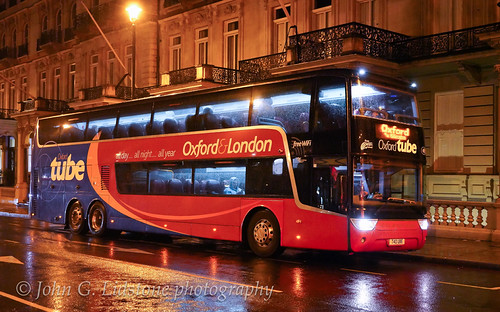 Stagecoach Oxford Tube Van Hool Astromega TDX27 50261, T40 UBE at London Victoria at night | by EastBeach68