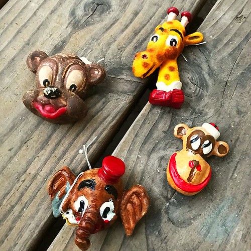 1940s hand carved animal broaches available via Instagram and of course the brick and mortar! #losfeliz #vintageclothingstore #artdeco #vivalasvegas #vlv #pinup #pinupstyle #mcm #rockabilly #rockabillystyle #rockabillyfashion #midcenturymodern #1940s #194 | by stardayvintage