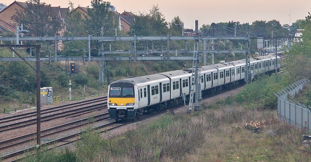 321343. Class321 formation approaching Goodmayes with u[p Greater Anglia service, 7th. October 2019.
