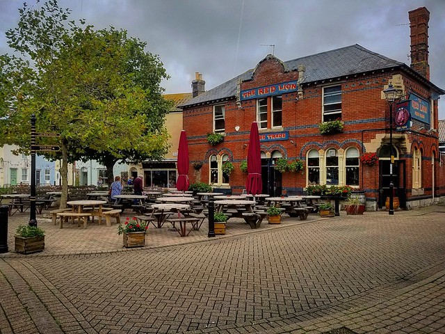 The red lion in the square