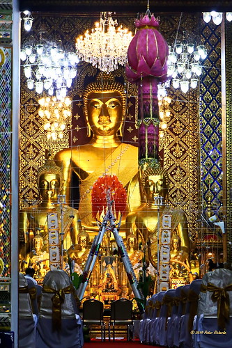 watphrathathariphunchai วัดพระธาตุหริภุญชัย wat วัด temple ประเทศไทย thailand เมืองไทย ลำพูน lamphun เชียงใหม่ chiangmai พุทธกาลนิชน buddhist