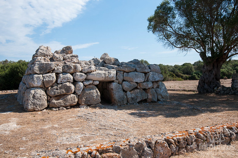 Navetas de Rafal Rubí: Una Joya Arqueológica en el Corazón de Menorca