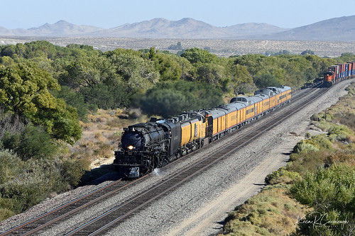 trains railroads unionpacific up locomotive steam bigboy 4014 4884 helendale california