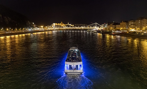 город пейзаж ночь река венгрия корабль ship мост bridge city landscape night river hungary dmilokt