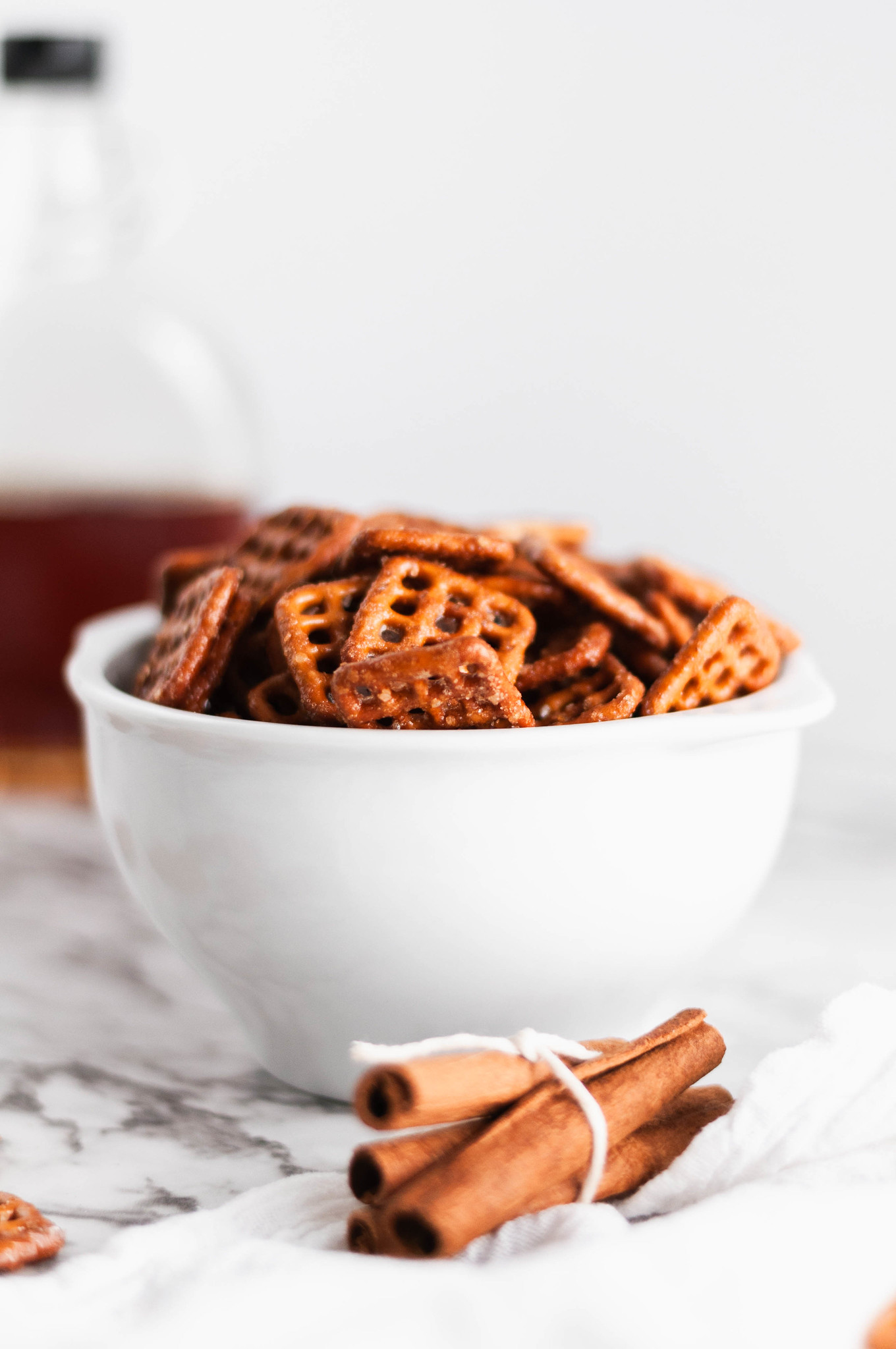 Meet your new fall snack addiction, Maple Cinnamon Pretzels. Super crunchy, sweet and full of warm fall flavors.