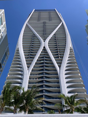 one thousand museum rear view construction zaha hadid building architecture downtown miami modern