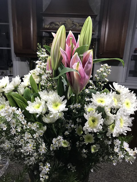 Fresh flowers,  kitchen island vase