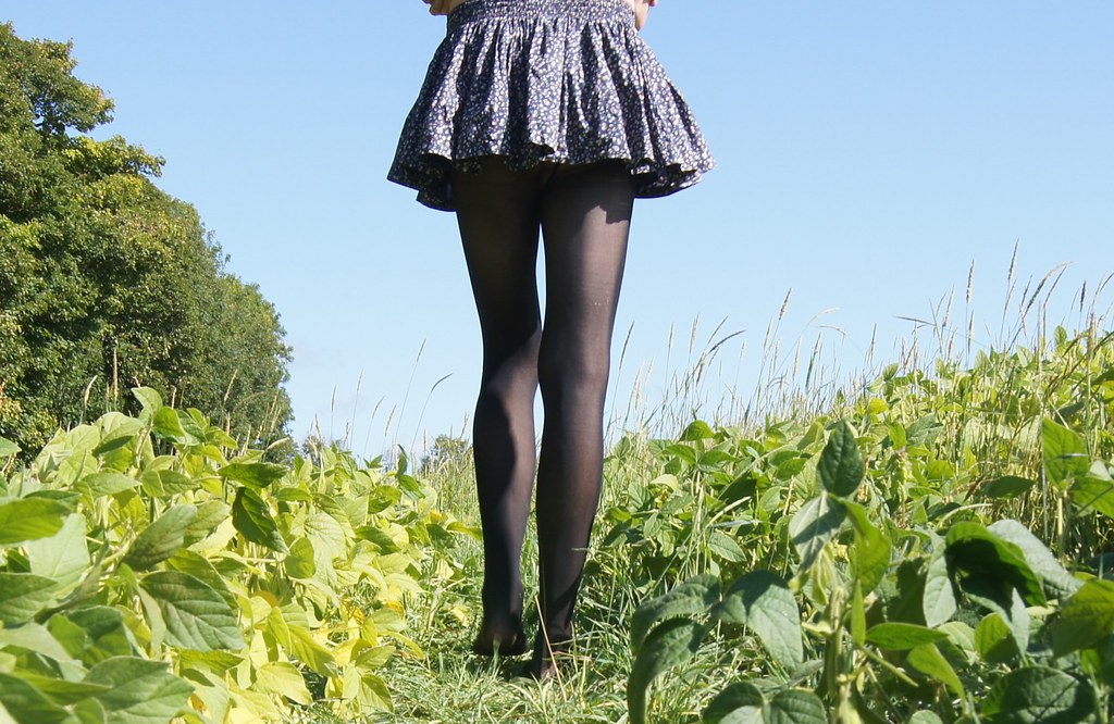 Jack Wills Skirt in the Field