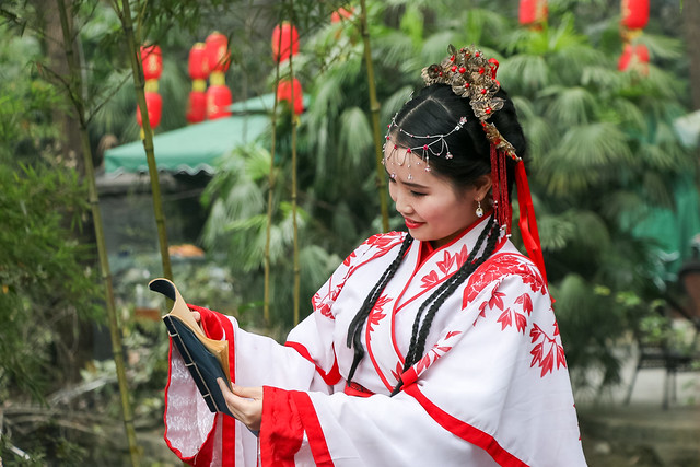 Lovely cosplay girl in Jinli, Chengdu　成都　錦里古街でコスプレ撮影する女の子