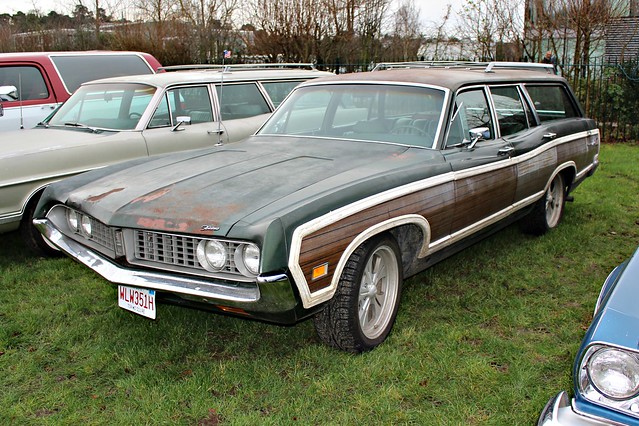 212 Ford Torino (2nd Gen) Squire Wagon (1971)