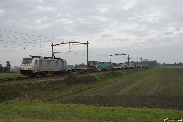 LNS 186 455-2 met Noah's Train in Hulten (12-10-2019)