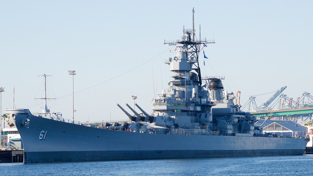Port side forward quarter USS Iowa BB 61 first of 4 WWII F… | Flickr