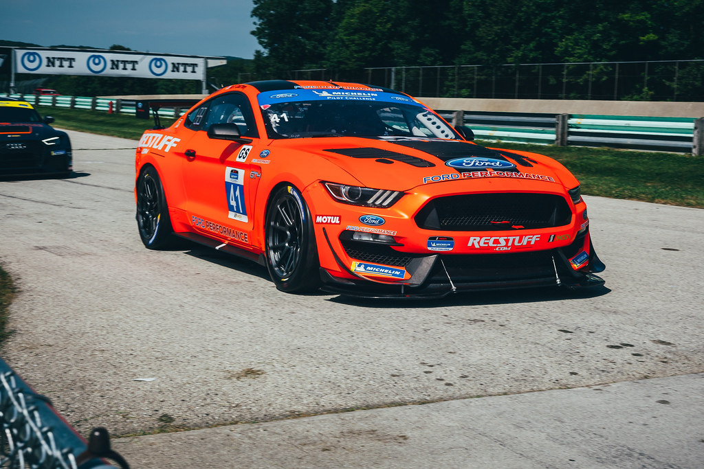  ford mustang gt4