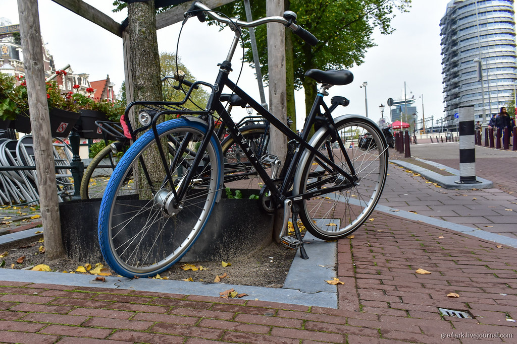 Амстердам: унижение автомобилистов, жизнь на стройке, озеленение и велореволюция Амстердам,общественный транспорт,набережная,жд,парковка,путешествия,озеленение,городской дизайн,велопарковки,велосипед