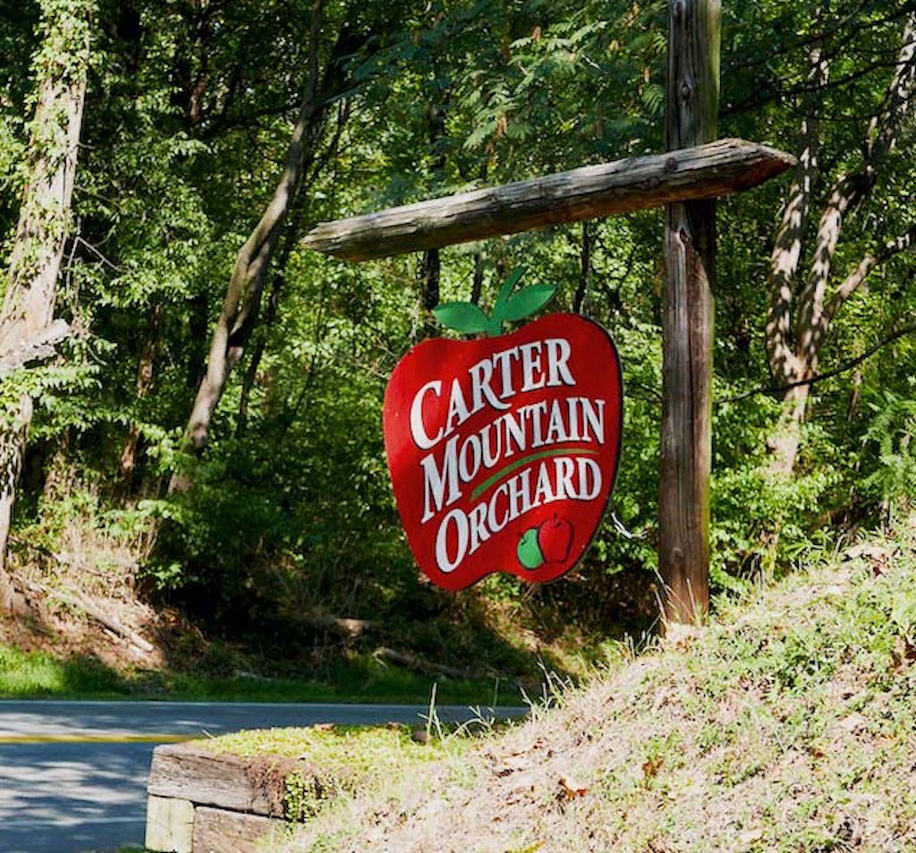 The sign to Carter Mountain