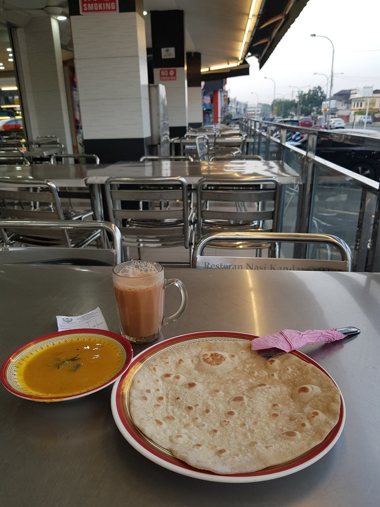 印度烤餅 Chapati rm$2 & 奶拉茶 Teh Tarik rm$1.80 @ Restoran Nasi Kandar Salam, PJ Damansara Uptown