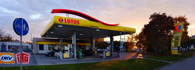LOTOS gas station