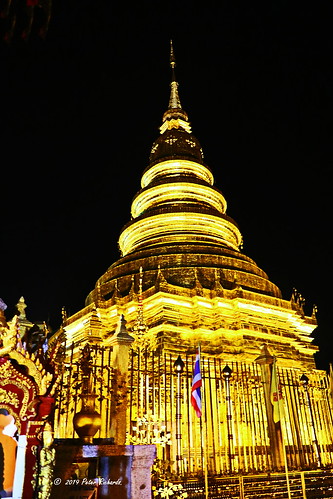 พุทธกาลนิชน buddhist ลำพูน lamphun ประเทศไทย thailand เมืองไทย วัด wat temple วัดพระธาตุหริภุญชัย watphrathathariphunchai