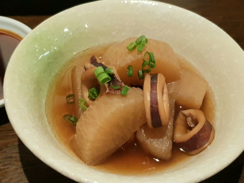 おまかせ Omakase (3 大根鱿鱼墨の煮物 Tender Simmered Daikon Radish with Squid... with Dashi soup) @ 瓢箪 Hyotan Japanese Restaurant SS15