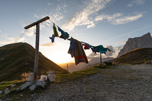 stantönien kantongraubünden schweiz switzerland alpen alps rätikon wäsche laundry sunset