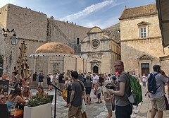 2019-08-23 09-06 Kroatien 337a Dubrovnik, Onofrio-Brunnen
