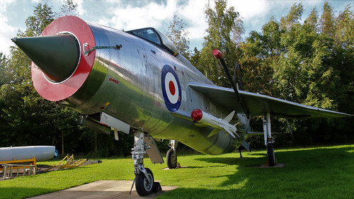 ZF588 EE LIGHTNING AEROPARK | by toowoomba surfer