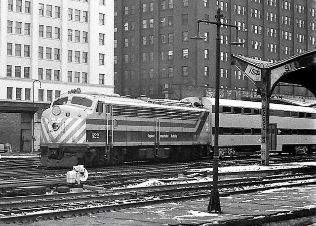 RTA 522 (1953 EMD E8A) @ Chicago, IL  (1981)
