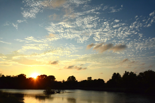 sunset clouds pond water reflections chisholmcreekpark wichita kansas