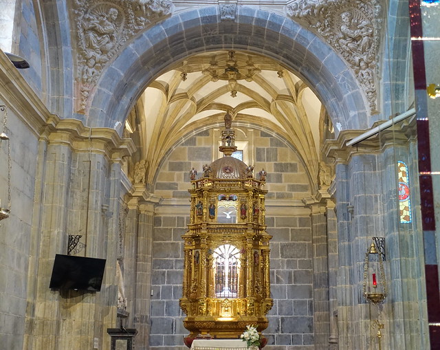 Viajando por Cantabria. - Blogs of Spain - Piedras Luengas. Iglesia Sta. María Piasca. Monasterio Sto. Toribio. Potes. (17)