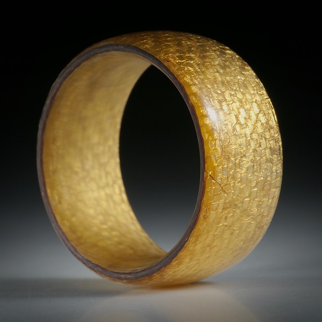 Fingerring Glasfaser mit eingearbeitetem Blattgold, Breite 11.3mm, Innendurchmesser 20mm