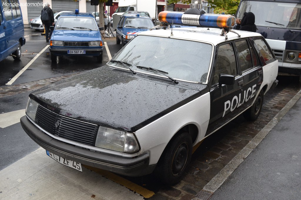Renault 18 Break Police