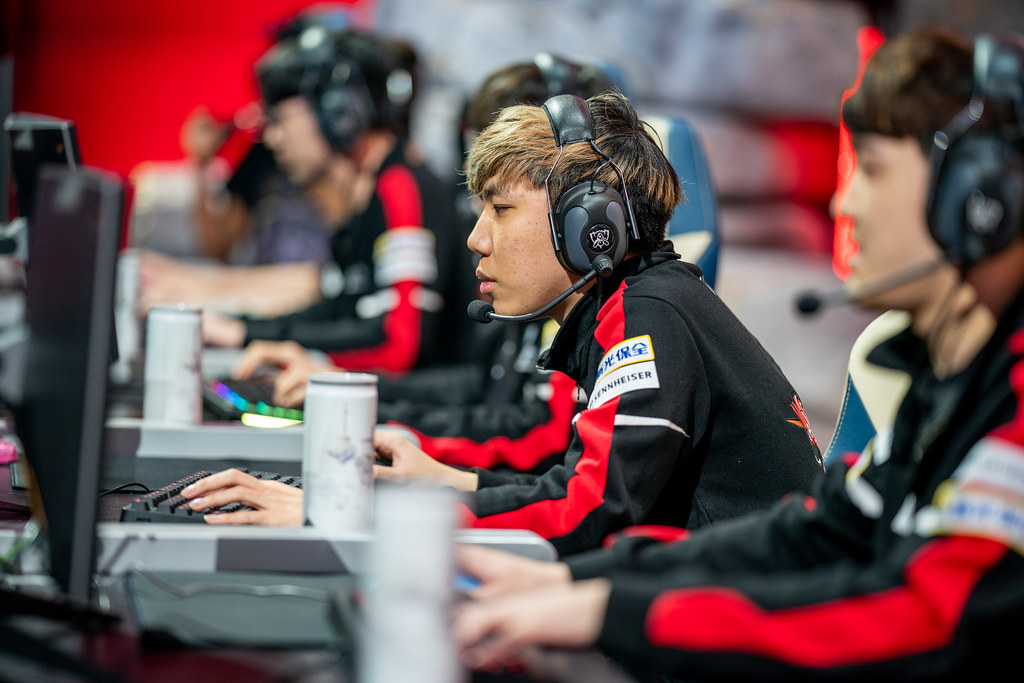 Worlds 2019 Group Stage Day 8