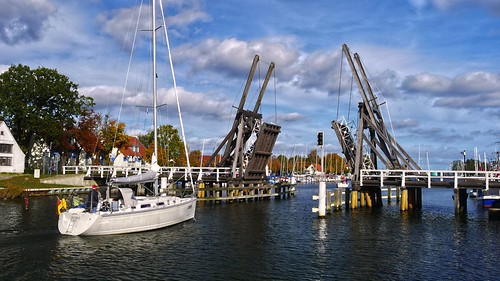 Klappbrücke in Wiek | by likedeeler88
